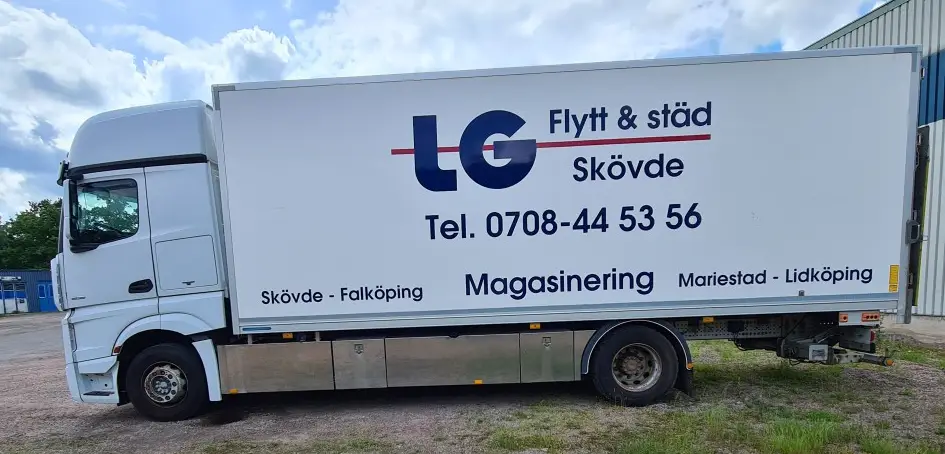flyttbil LG flytt och städ